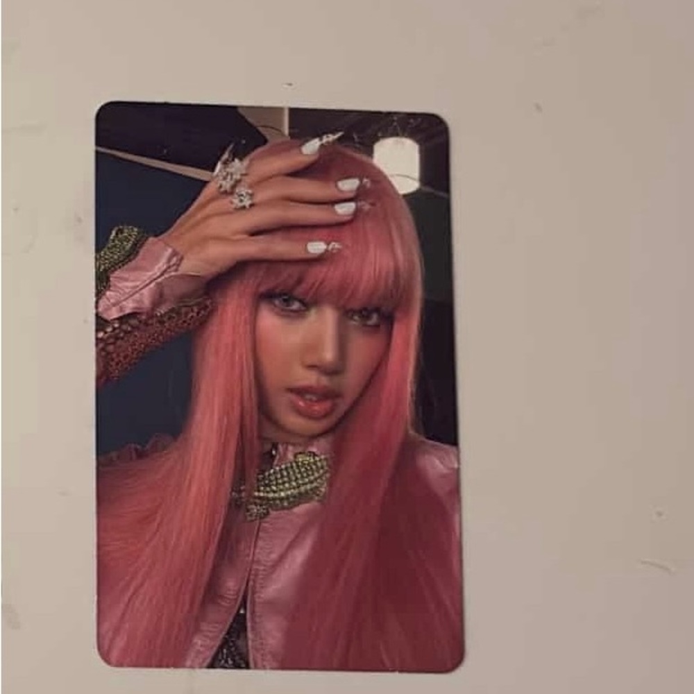 Lisa Alterego Kiki version photocard OFFICIAL !